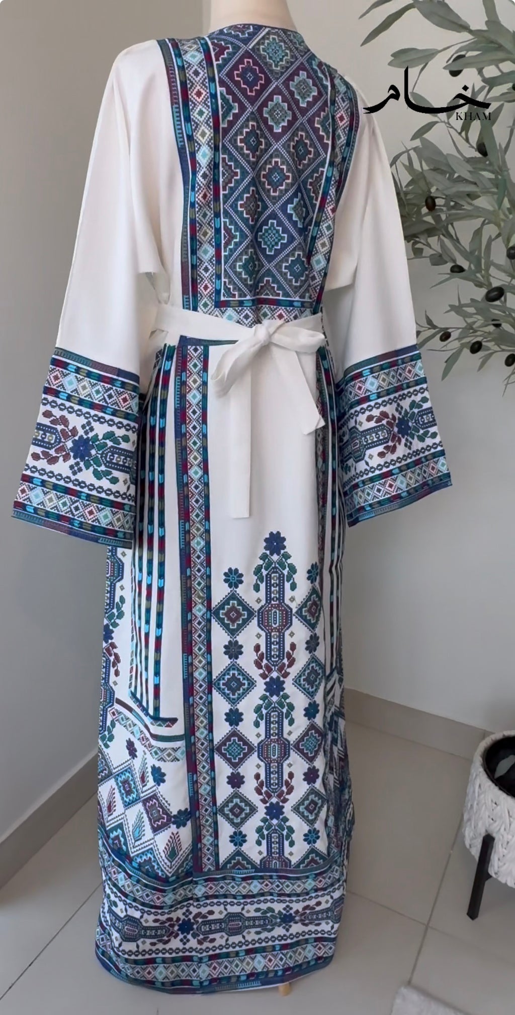 The Quiet Detail Abaya