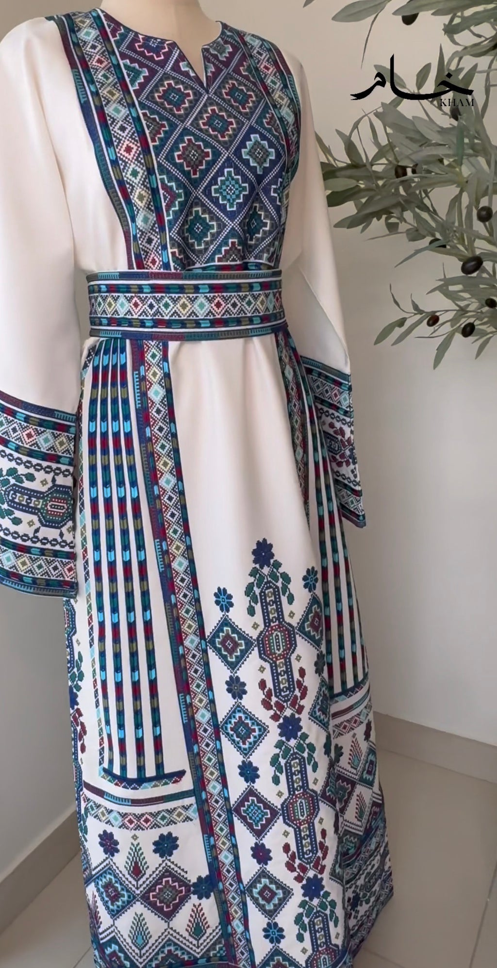 The Quiet Detail Abaya