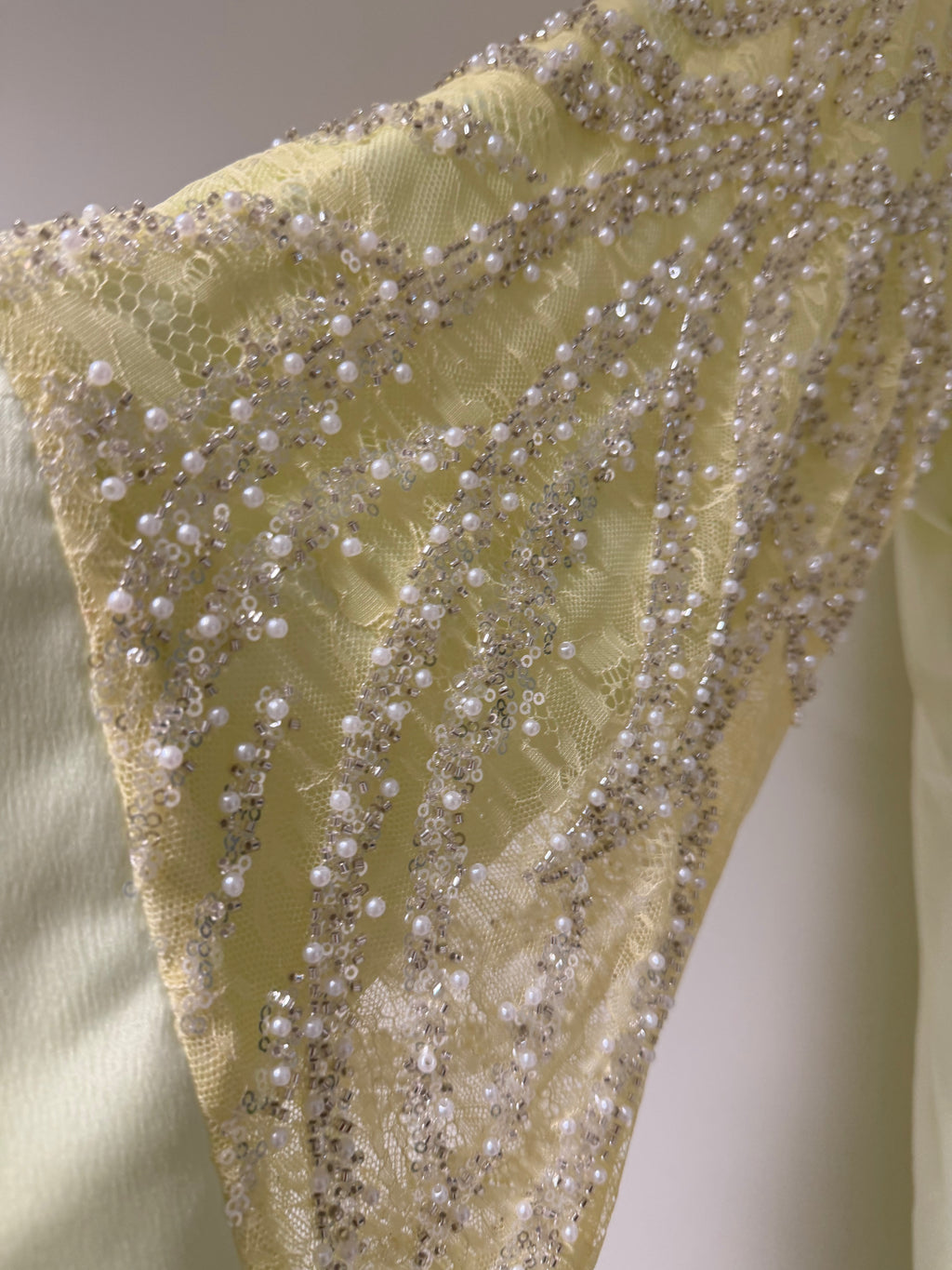 Pastel Halo Abaya